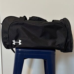Under Armour Black Duffel Bag for Men for kids For multipurpose